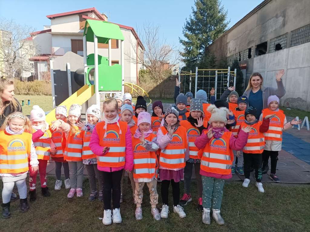 Przedszkolaki z Tęczowej Krainy.